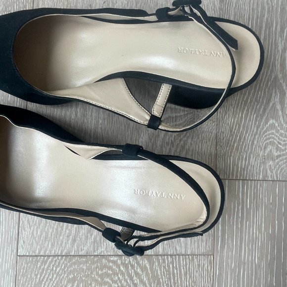 Ann Taylor Black Suede Work Heels, Chunky Heel (Size 9.5) - Picture 3 of 4